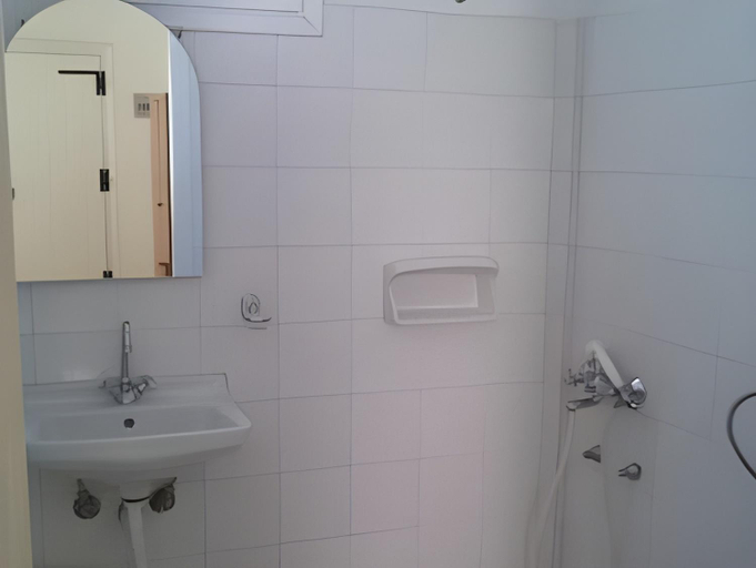 Bathroom 3, Hotel Arkoulis, South Aegean