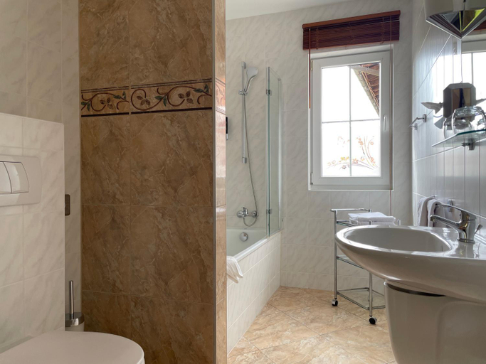 Bathroom, Flair Seehotel Zielow, Mecklenburgische Seenplatte