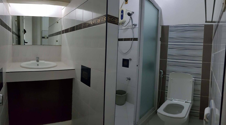 Bathroom 4, SM Travelodge, Batangas City