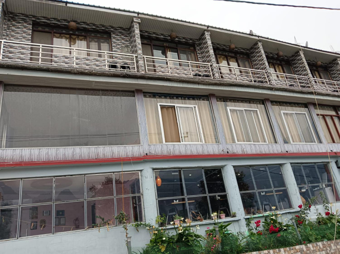Sleeping Beauty Hotel Moutain view property, Chamoli