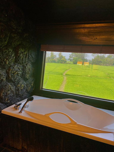 Bathroom 4, Ban Tung Lom, Mae Rim