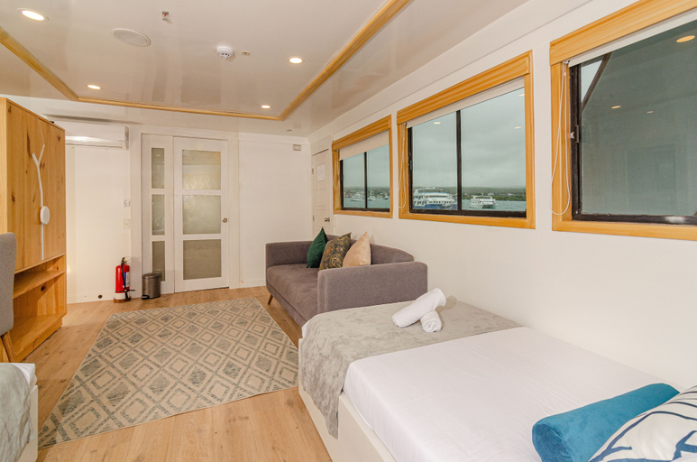 Bedroom 2, Galapagos Sea Star, Santa Cruz