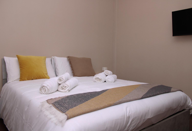 Others 5, JOHN'S ROOMS, Potenza