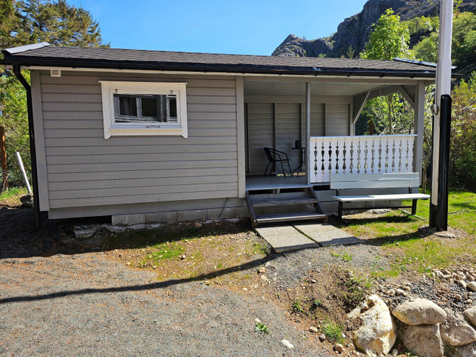 Exterior & Views 1, Brufjell Hostel & Parking, Sokndal