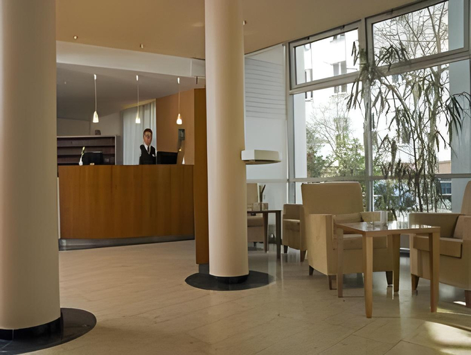 Public Area 2, Victor's Residenz-Hotel Berlin Tegel, Berlin
