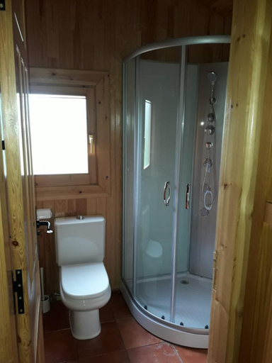 Bathroom 3, HolaCamp Sabinanigo, Huesca