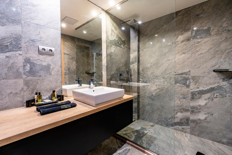 Bathroom 5, Allure Hotel & Spa, Eger