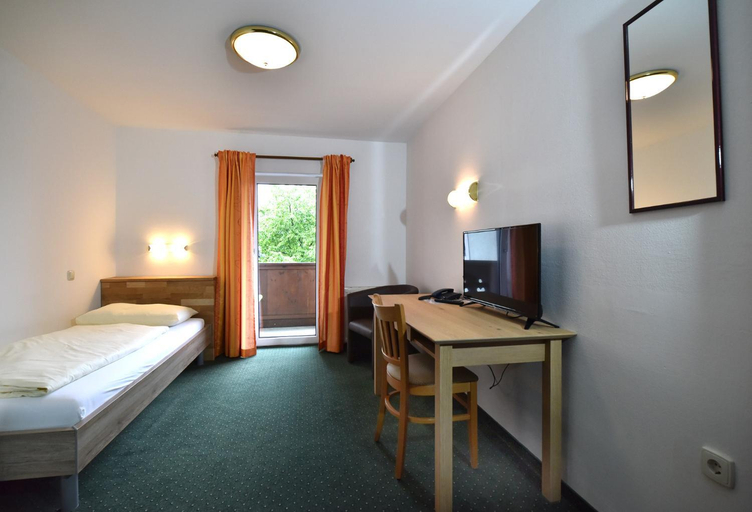Bedroom 5, Hotel&Wirtshaus Sonne, Vöcklabruck