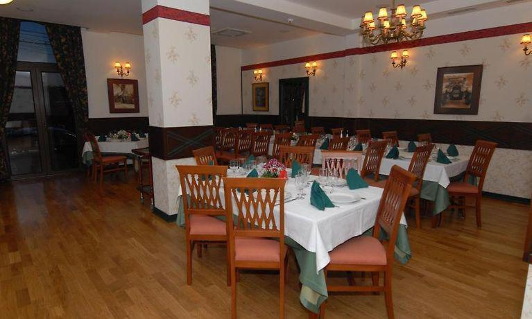Others 4, Hotel Ana, Arad