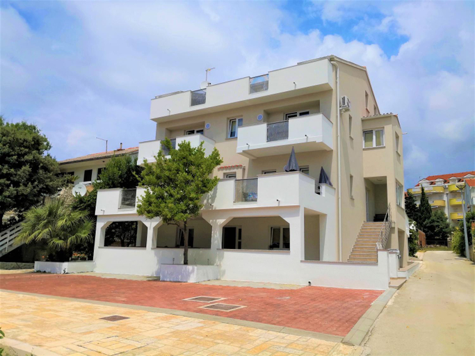 Others 5, Villa Gaj, Novalja
