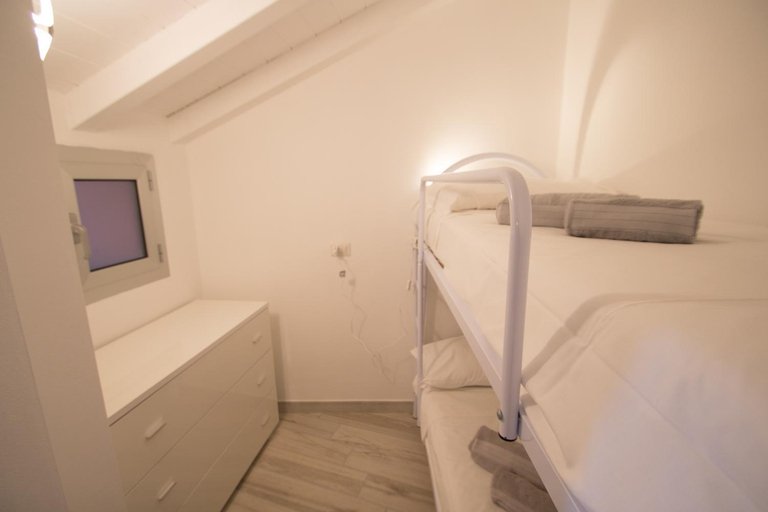 Bedroom 2, Relais al mare, Savona