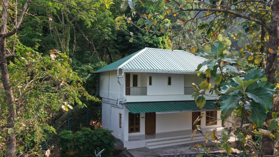Exterior 8