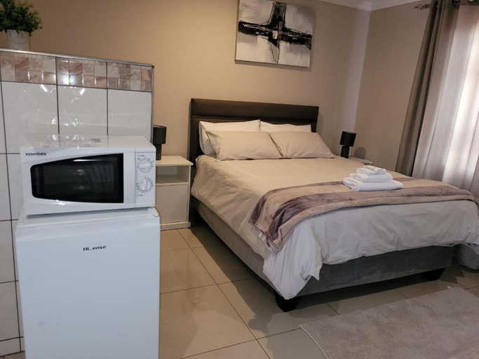 Others 3, Makobaneng Guesthouse, Capricorn