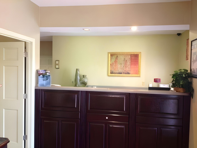 Others 5, InTown Suites Auburn, Lee
