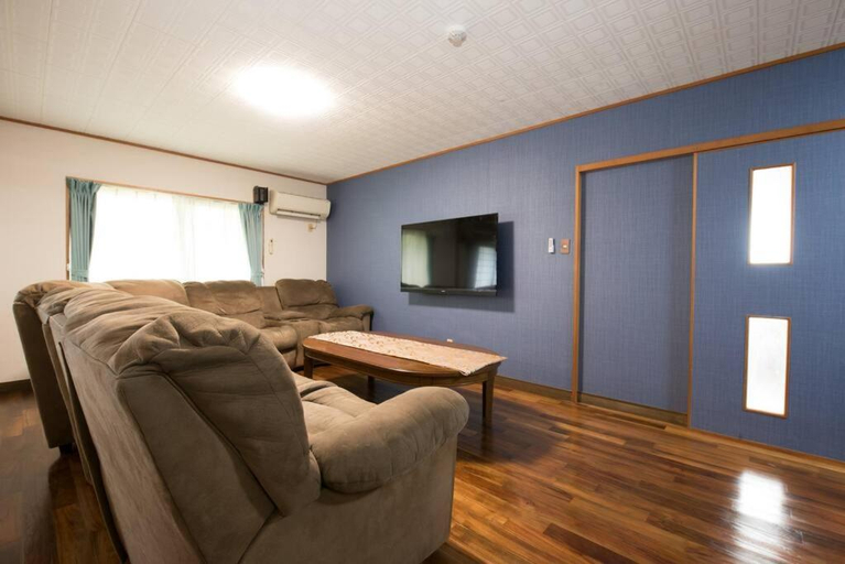 Others 3, Within 5 minutes by car to Churaumi Aquarium/BBQ available/Rooftop terrace with sunset view/4 bedrooms, single-house rental/3 parking spaces/Maximum capacity of 18 guests, Motobu