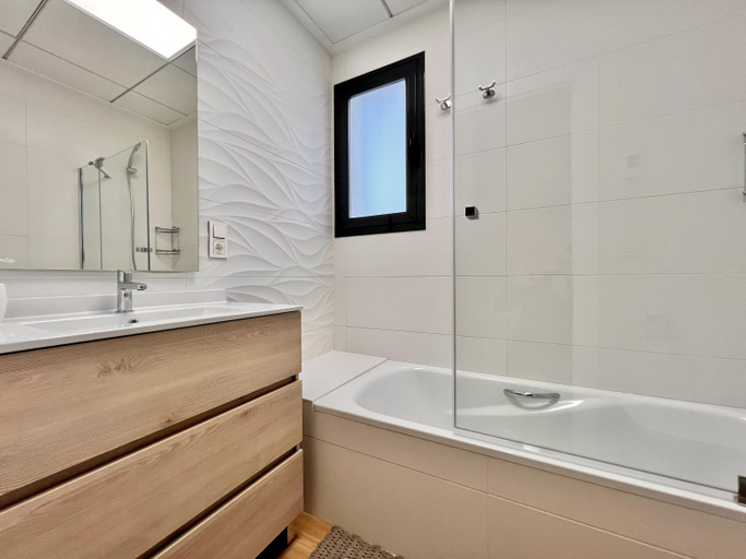 Bathroom 5, La Masion de Tout Seasonal Rental, Alicante
