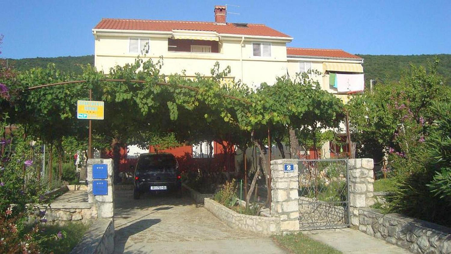 Others 5, Apartments Rita, Cres