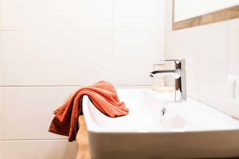 Bathroom 2, Gastehaus Erika - by myNests, Liezen