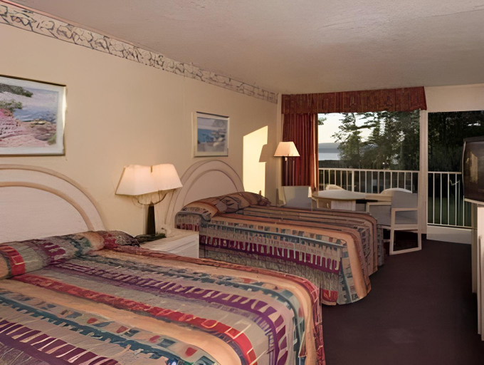 Bedroom 3, RED CARPET INN LAKE GEORGE, Warren