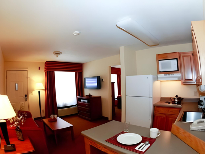Others 4, InTown Suites Auburn, Lee