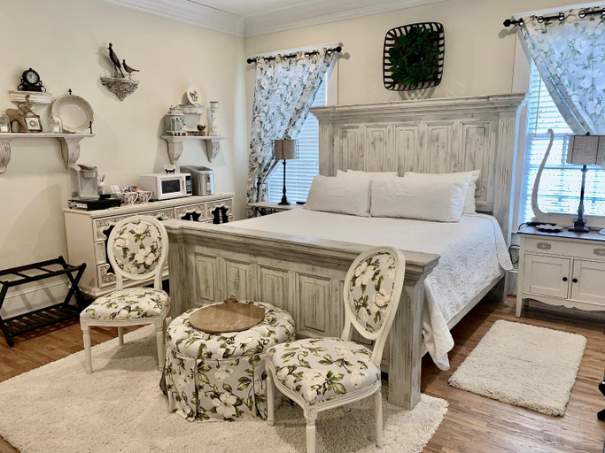 Bedroom, Bama Bed and Breakfast - Magnolia Family Suite, Tuscaloosa