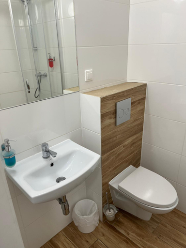 Bathroom 5, Motel S7, Grójec