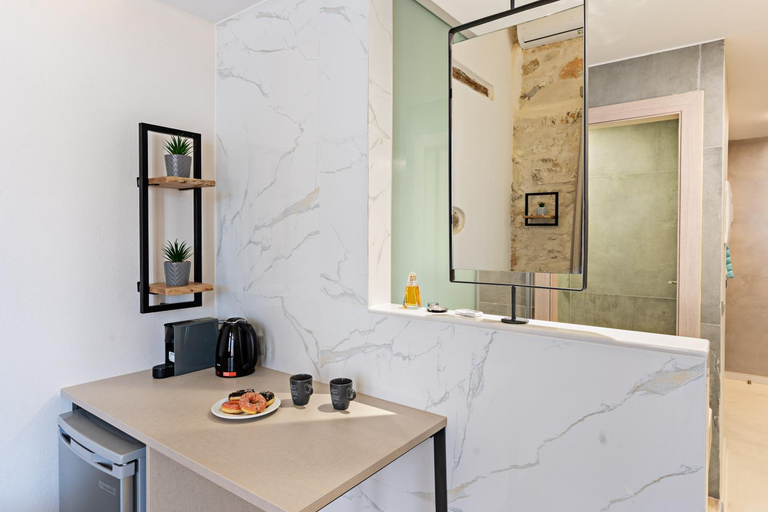 Others 2, Mitos-Suites, Crete