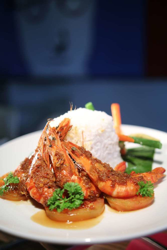 Food & Drinks 16