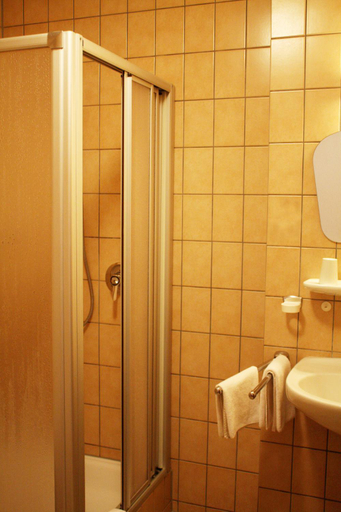 Bathroom 3, Hotel Drei Kronen, Lichtenfels