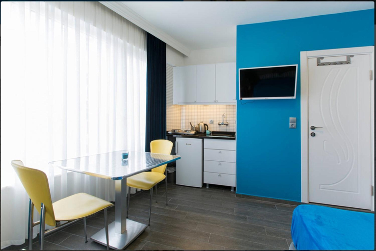 Others 3, Blue Apartment, Beyoğlu
