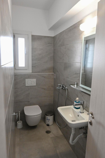 Bathroom 5, Nissea Apartments, South Aegean