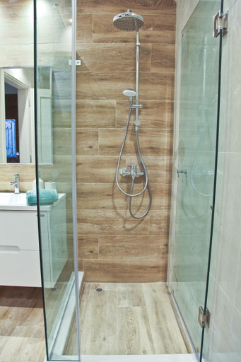Bathroom 3, iHOME, East Macedonia and Thrace