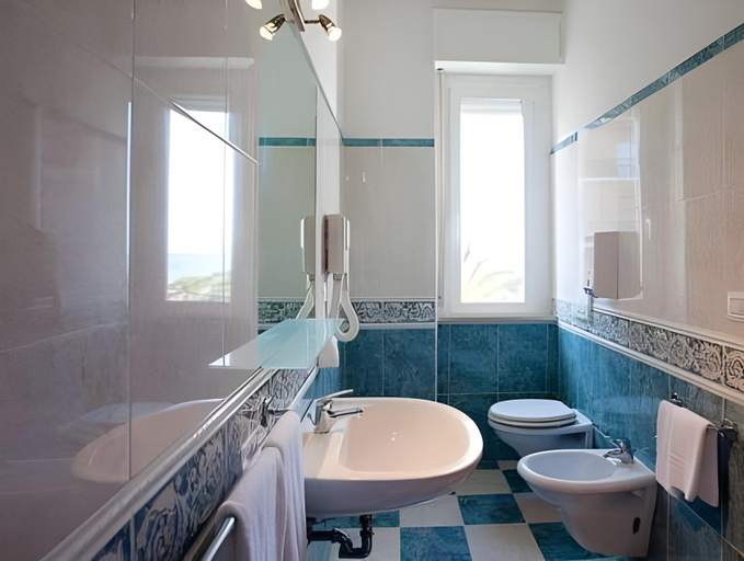 Bathroom 4, Hotel Ambassador, Ascoli Piceno