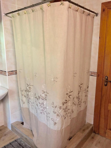 Bathroom 3, Rojaus Slenis, Varėnos