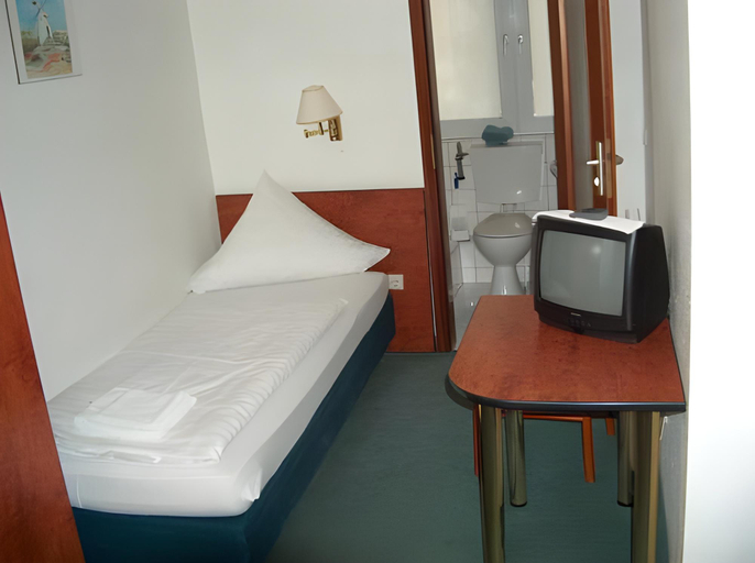 Bedroom 4, Hotel Stern, Stuttgart