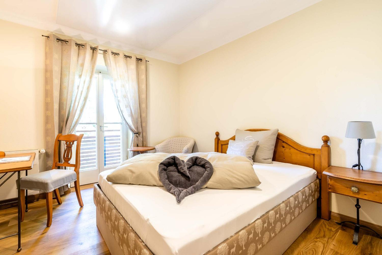 Bedroom 2, SEINZ Wisdom Resort - Bio-Hotel vegan-vegetarisch, Garmisch-Partenkirchen