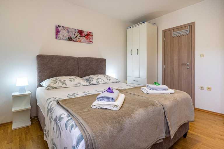 Others 3, The Rozolina room, Cres