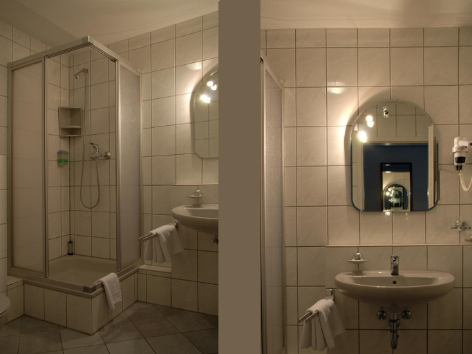 Bathroom 5, Hotel zwei&vierzig, Mayen-Koblenz
