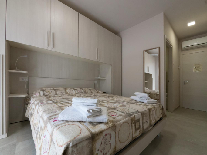 Others 4, Camere Casa Azzurra, Fermo