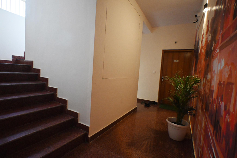 Public Area 2, ZoomStay 3BHK Apartments, Varanasi