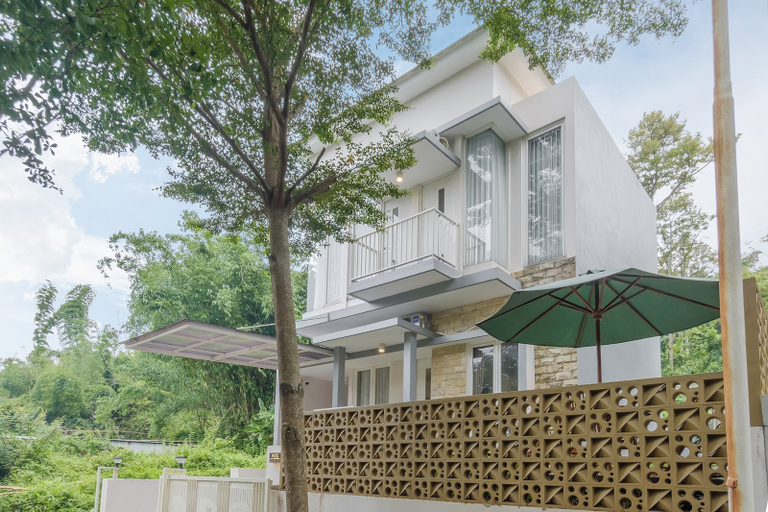 Exterior & Views 1, Calma Edelweiss Villa Lawang Malang, Pasuruan