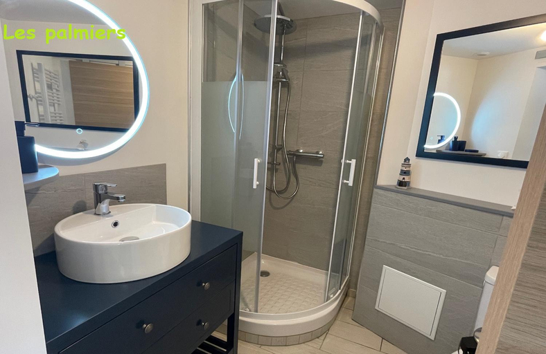 Bathroom, Le Chene, Finistère