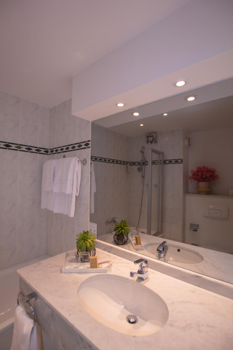 Bathroom 4, Hotel Barnimer Hof, Barnim