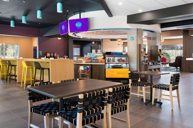 Food & Drinks 5, Tru By Hilton Cartersville, Bartow