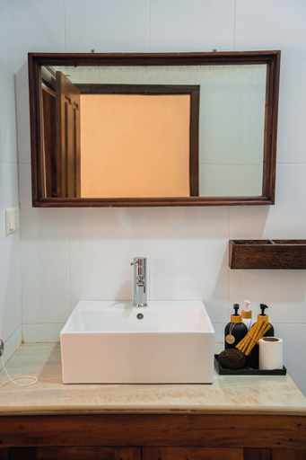 Bathroom 4, Hiding Unawatuna, Habaraduwa