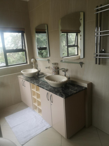 Others 2, Bristow Luxury Suites With Back Up Power and Free Wi-Fi, City of Johannesburg
