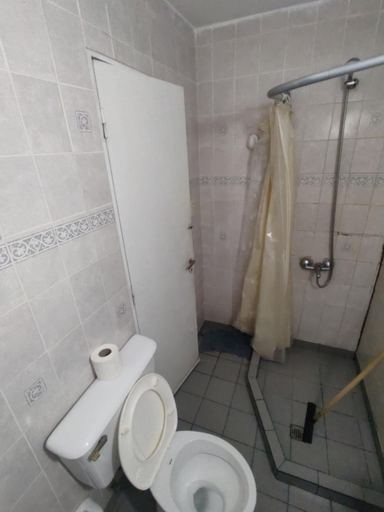 Others 3, Hostal Vampaya, Capital