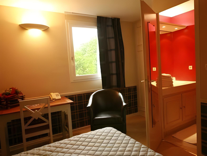 Bedroom, Le Cottage Hôtel, Bruay-la-Buissière, Pas-de-Calais