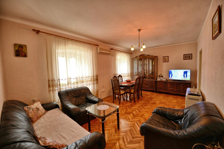 Facilities 3, Apartments Goran