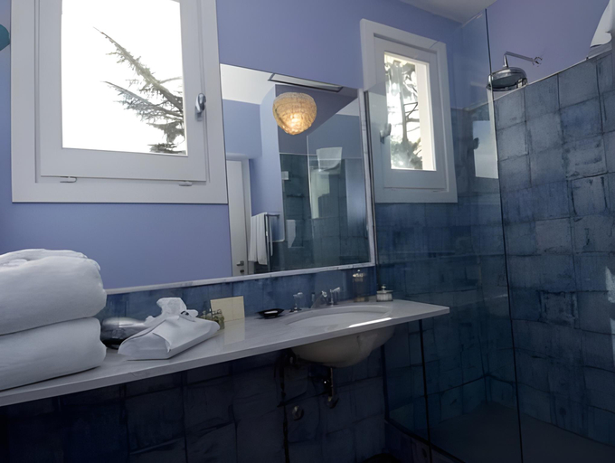 Bathroom 4, hotelvillalinneo, Roma